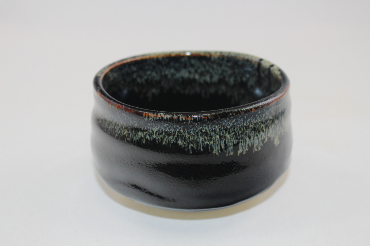 Matchaschale, Schwarz mit grünem Verlauf